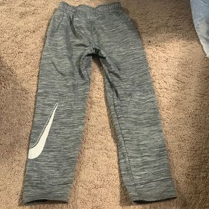 Boys youth medium Nike sweatpants